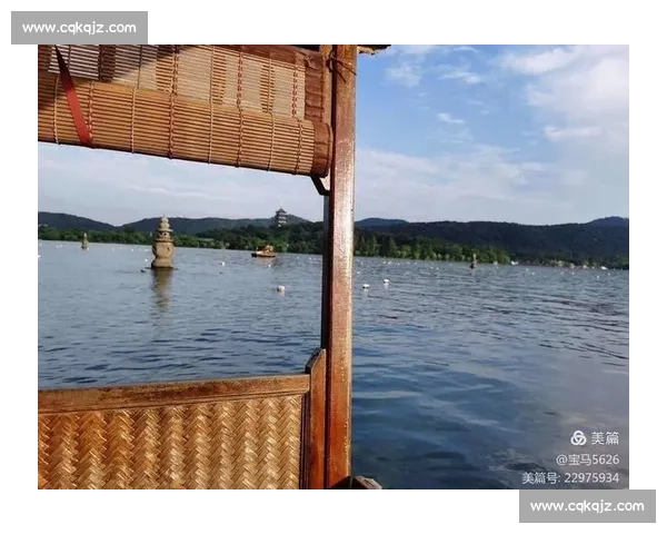 收球瞬间的惊鸿一钩